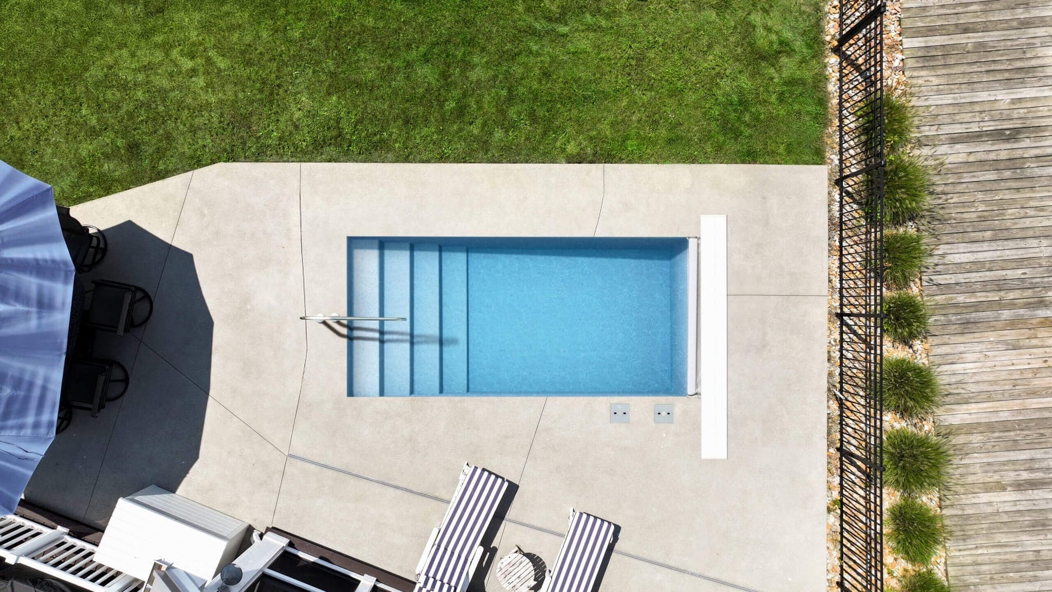 The Nest plunge pool with rounded interior and bench seating